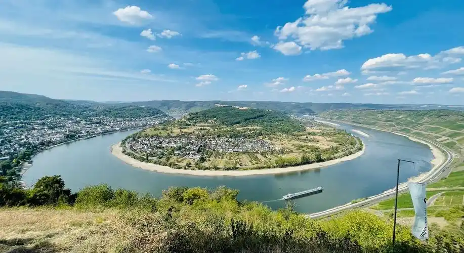 莱茵河：欧洲西部的动脉与文明纽带