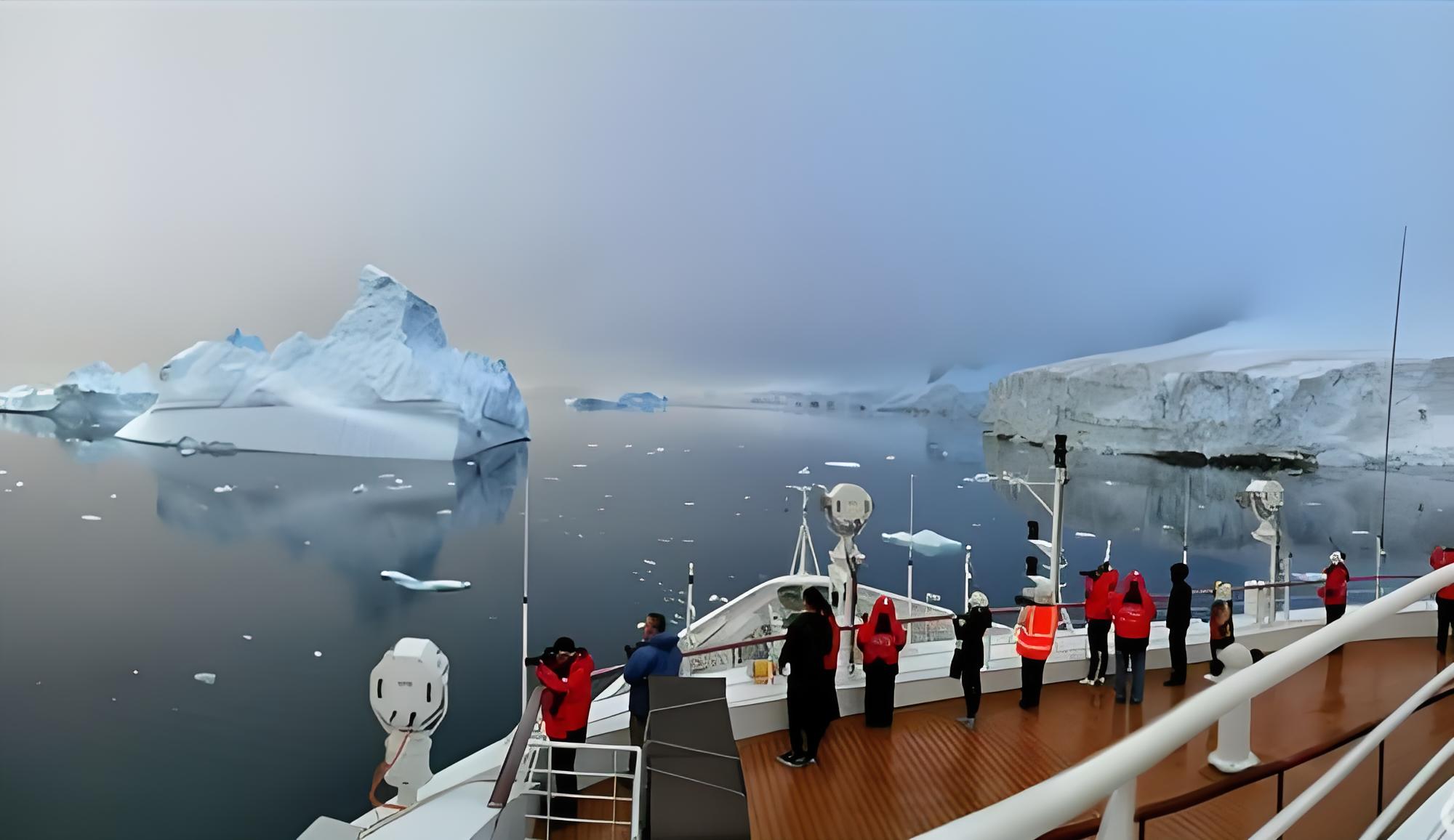 夏科岛：南极秘境中的奇幻岛屿