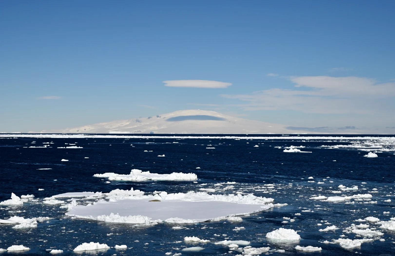 玛丽伯德地：南极冰原上的神秘疆域