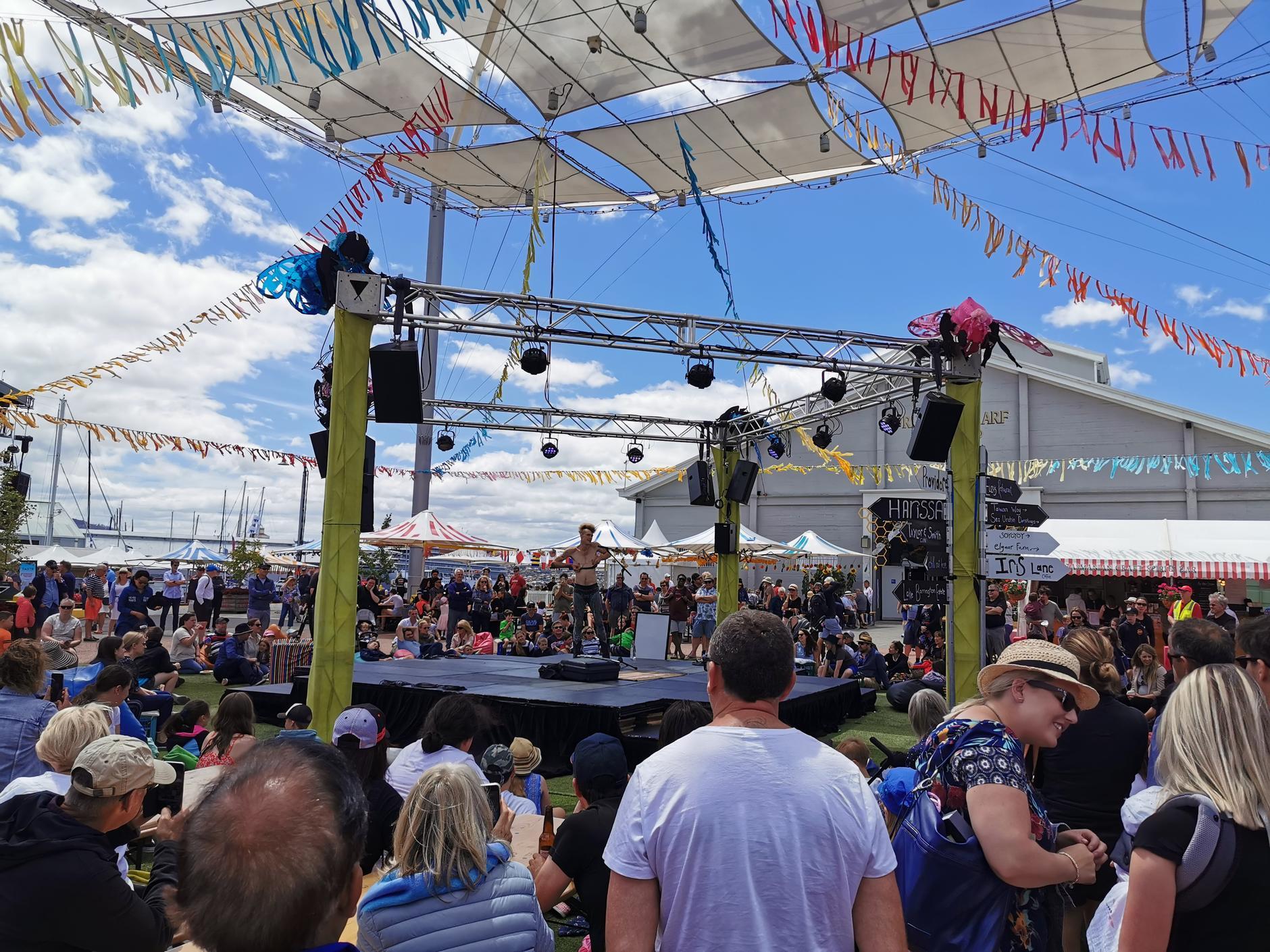 萨拉曼卡广场：霍巴特的文化心脏与时光秘境