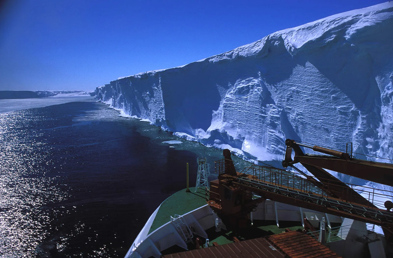 margin-Sorasen-Ridge-Ekstrom-Ice-Shelf-Halvfarryggen.webp.jpg