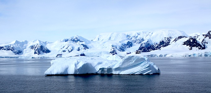 热尔拉什海峡：极地裂隙中的生命剧场