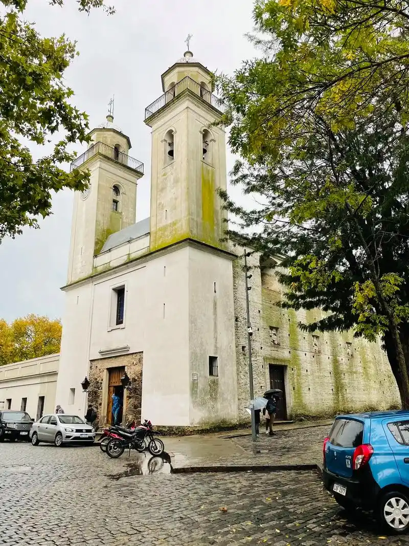 科洛尼亚:拉普拉塔河畔的历史与浪漫之城