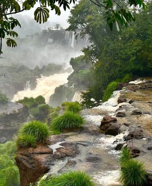 瀑布交响下的自然与人文诗篇:巴西伊瓜苏