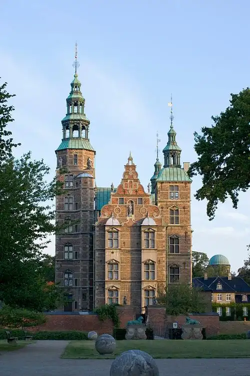 探秘罗森堡宫:穿越历史的北欧珍宝殿堂