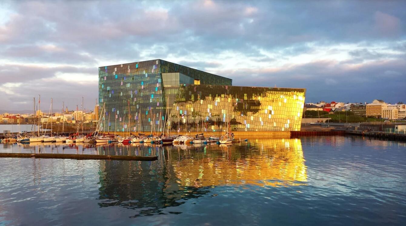 冰岛极光坠入人间的棱镜剧场:Harpa音乐厅