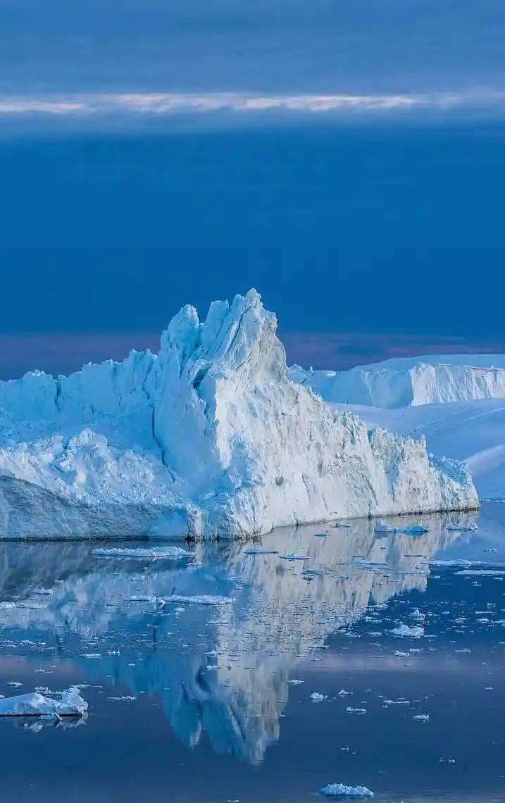 西格陵兰岛：冰原与峡湾交织的极地文明图景