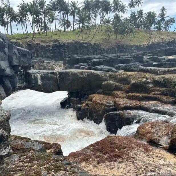 地狱之口：圣多美的火山抒情诗
