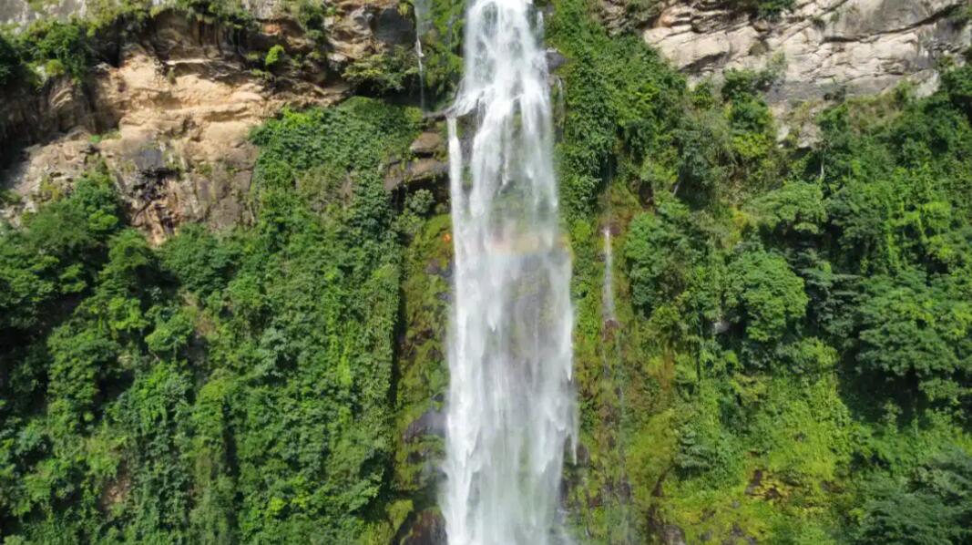 阿古山：云端的钢铁神谕