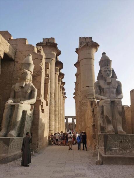 在神庙与陵墓间穿行时光