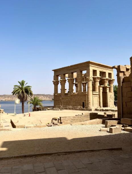 菲莱神庙的光影叙事