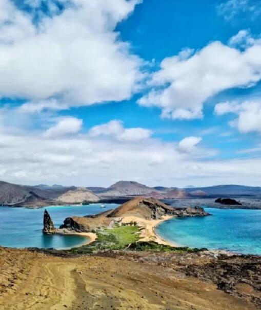 在岩浆与星光之间：赤道孤岛的日与夜