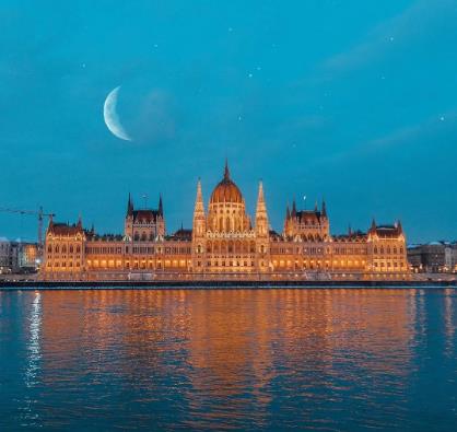 从雷根斯堡到苏利纳的倒影考古