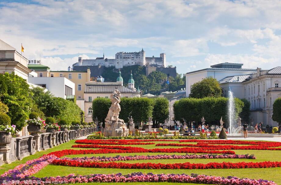 米拉贝尔十二时辰：从晨露玫瑰到月光大理石厅