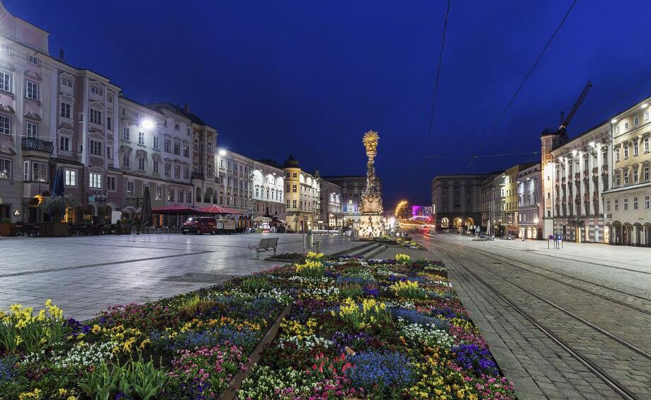 林茨中央广场：凝固在巴洛克穹顶下的时光诗篇