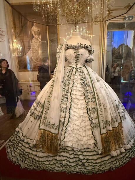 茜茜博物馆的双面叙事