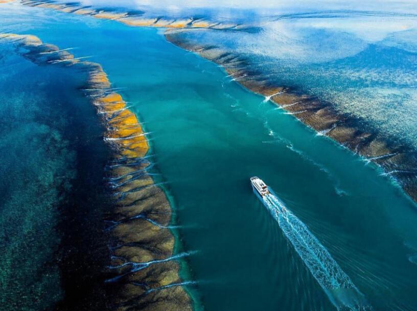 蒙哥马利礁的水上迷宫与18亿年地质诗篇