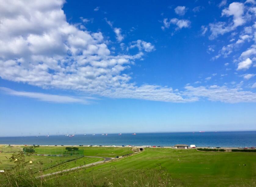 花岗岩与浪花之间：阿伯丁的双重奏