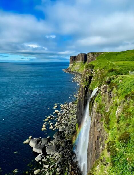 迷雾中的翡翠：斯凯岛自然启示录