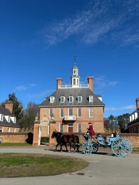 雪线叙事诗：威廉堡与本尼维斯山的千年对望