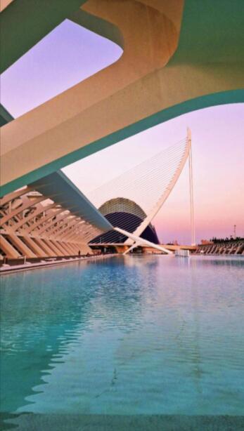 橙花与海浪之间：瓦伦西亚的时光漫游