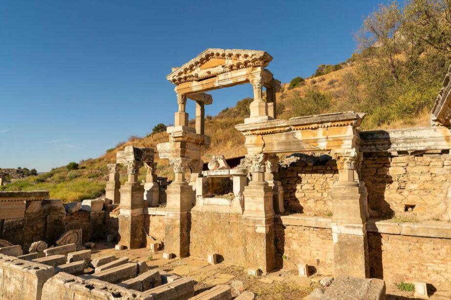 石柱间的千年低语