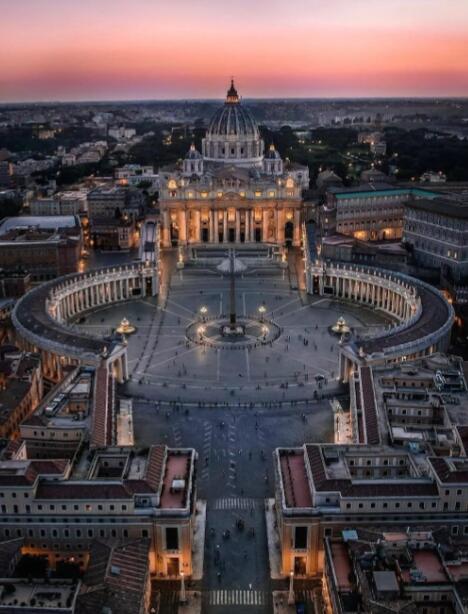 光影编织的信仰地图