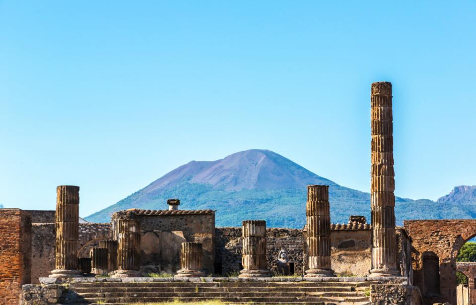 庞贝废墟中的生命凝固美学