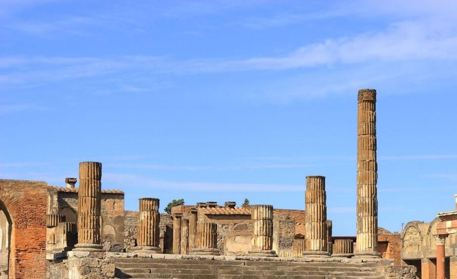 庞贝广场上的千年对话