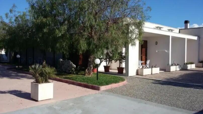 两海之吻：奥特朗托的蔚蓝交界线