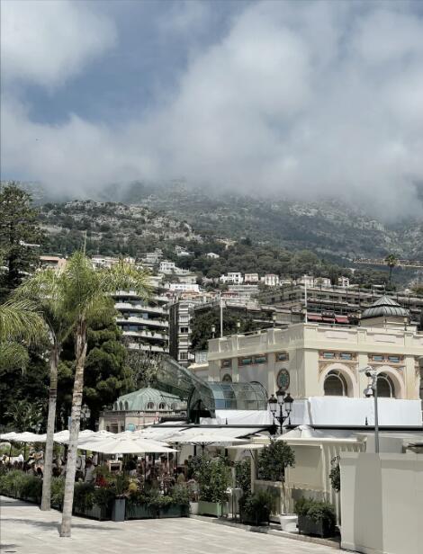 摩纳哥之梦：当F1的引擎轰鸣，唤醒蔚蓝海岸的鎏金晨光