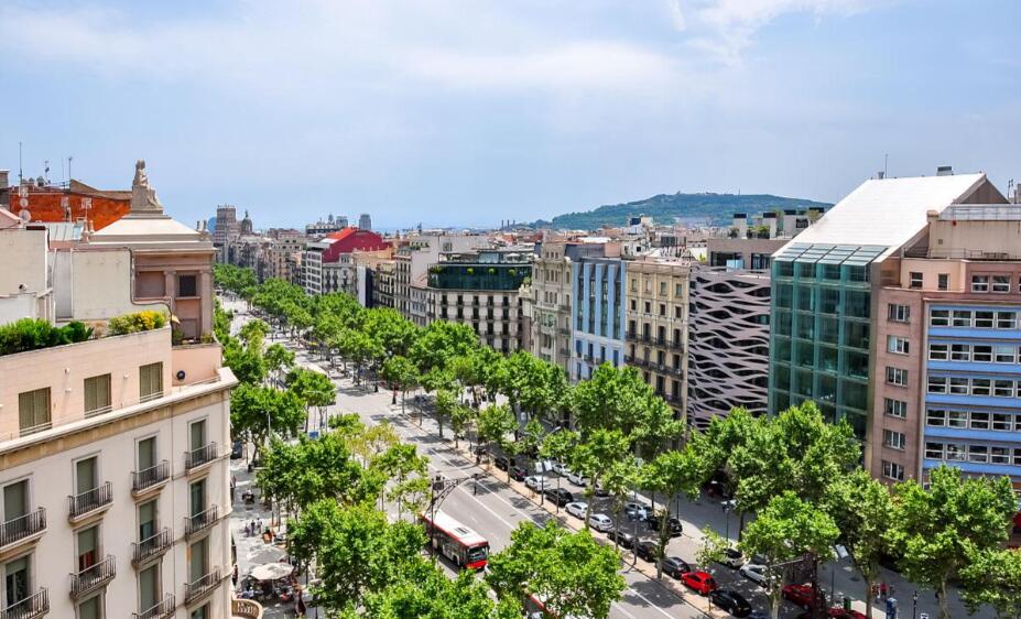 从广场到星空：漫步格拉西亚，收藏整个现代主义的狂想