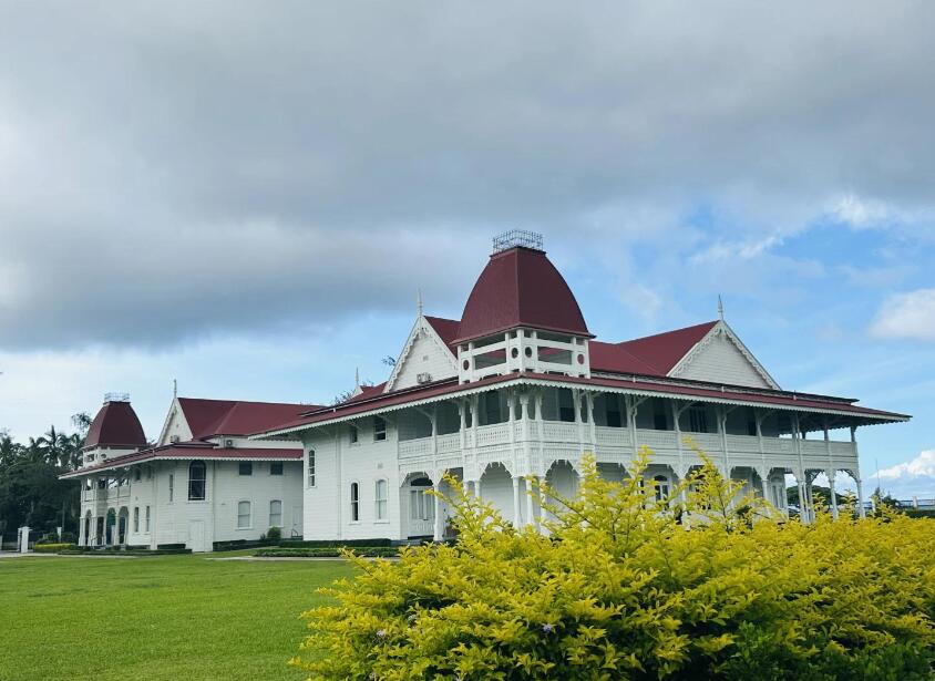 发光海湾的原始共振