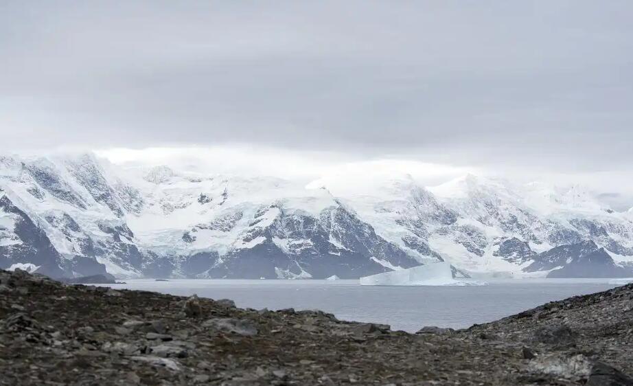 白色前哨:南奥克尼群岛冰与火之歌