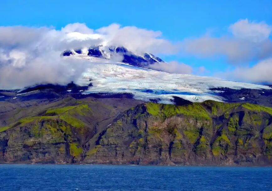扬马延岛,北极圈内的火山冰川二重奏