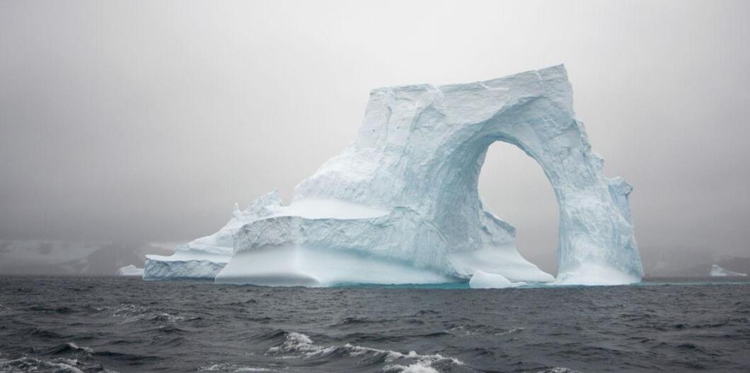 当极昼跌进冰海:一座群岛的昼夜光色志