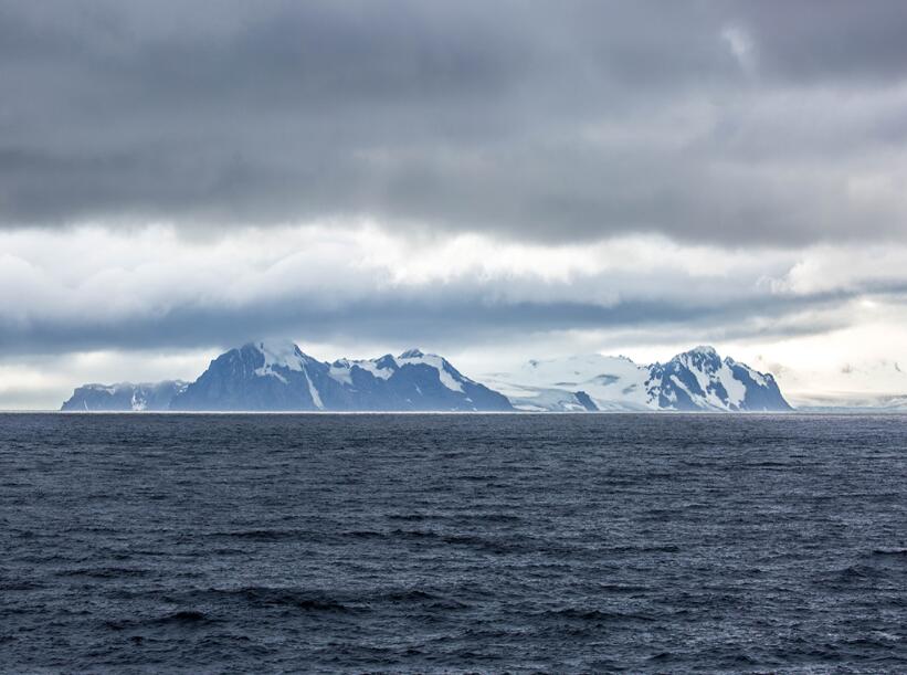 风在喉舌,浪作心跳的野性诗章
