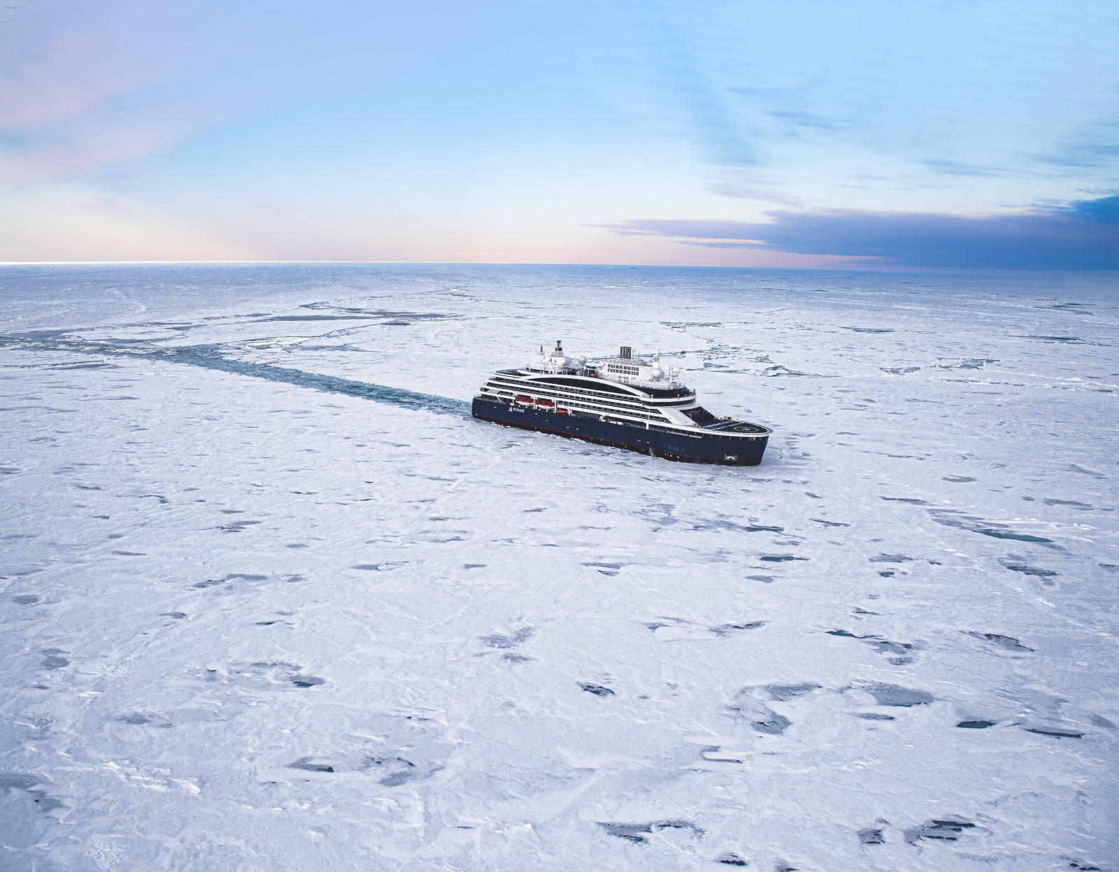 庞洛邮轮指挥官夏古号:极地探险家的半环南极奢华之旅