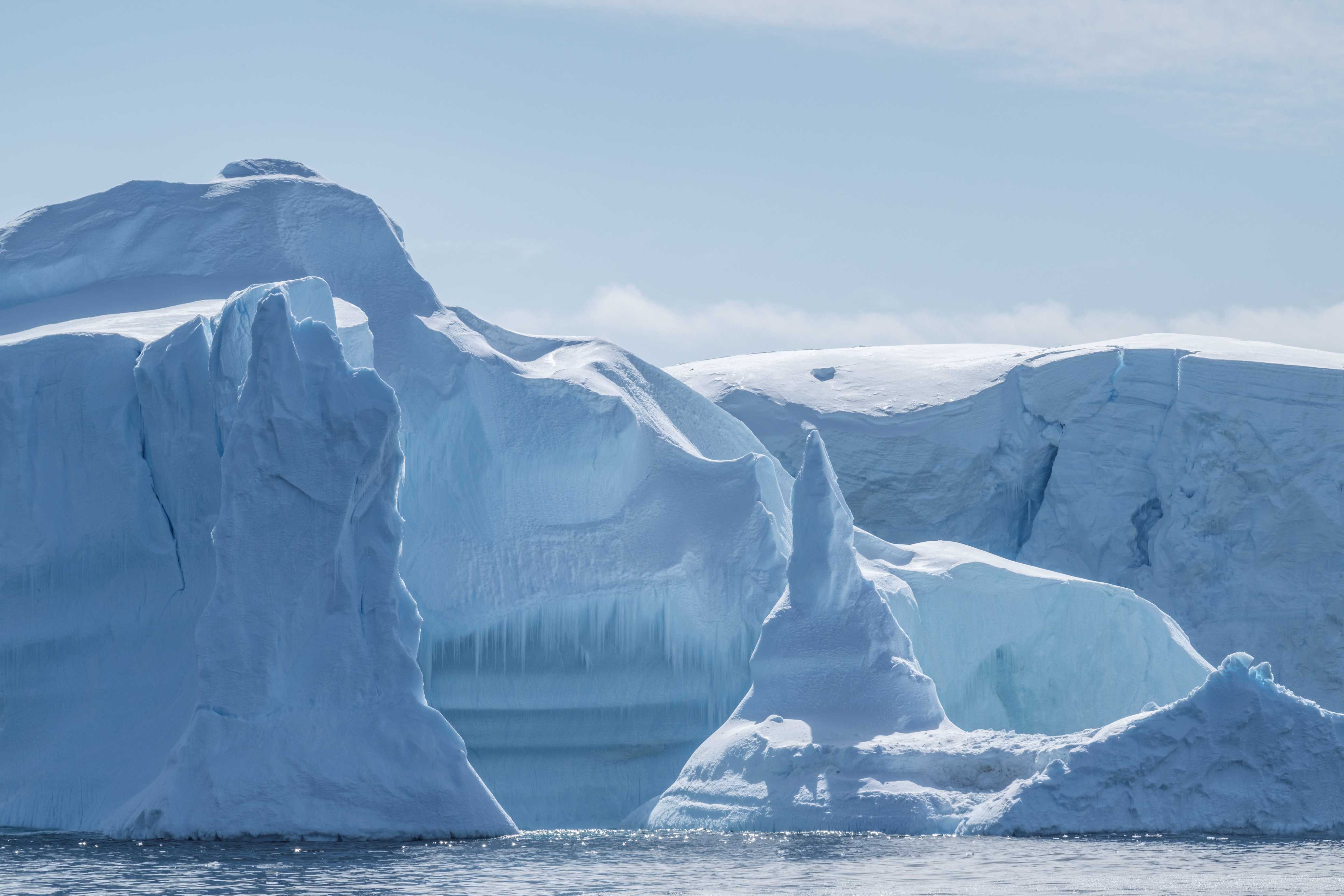 n05_O081222_Antarctica_Icebergs_©PONANT-DaisyGilardini..jpg