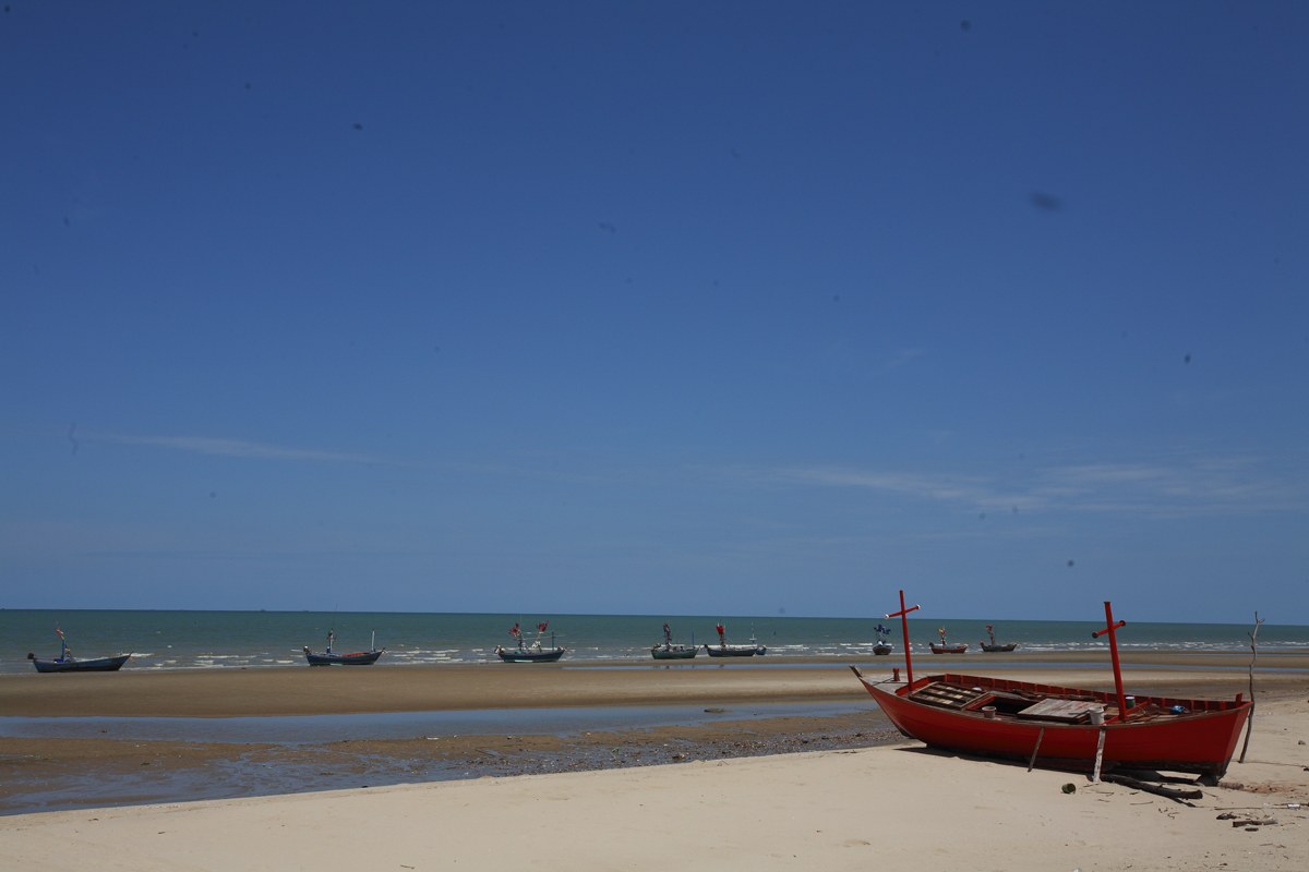 V4BEACH10.jpg