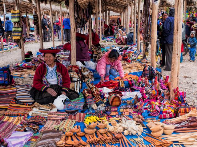 D7- 印加圣谷-钦切罗市场卖编织物Chinchero Sunday Market Sacred Valley Peru.jpg