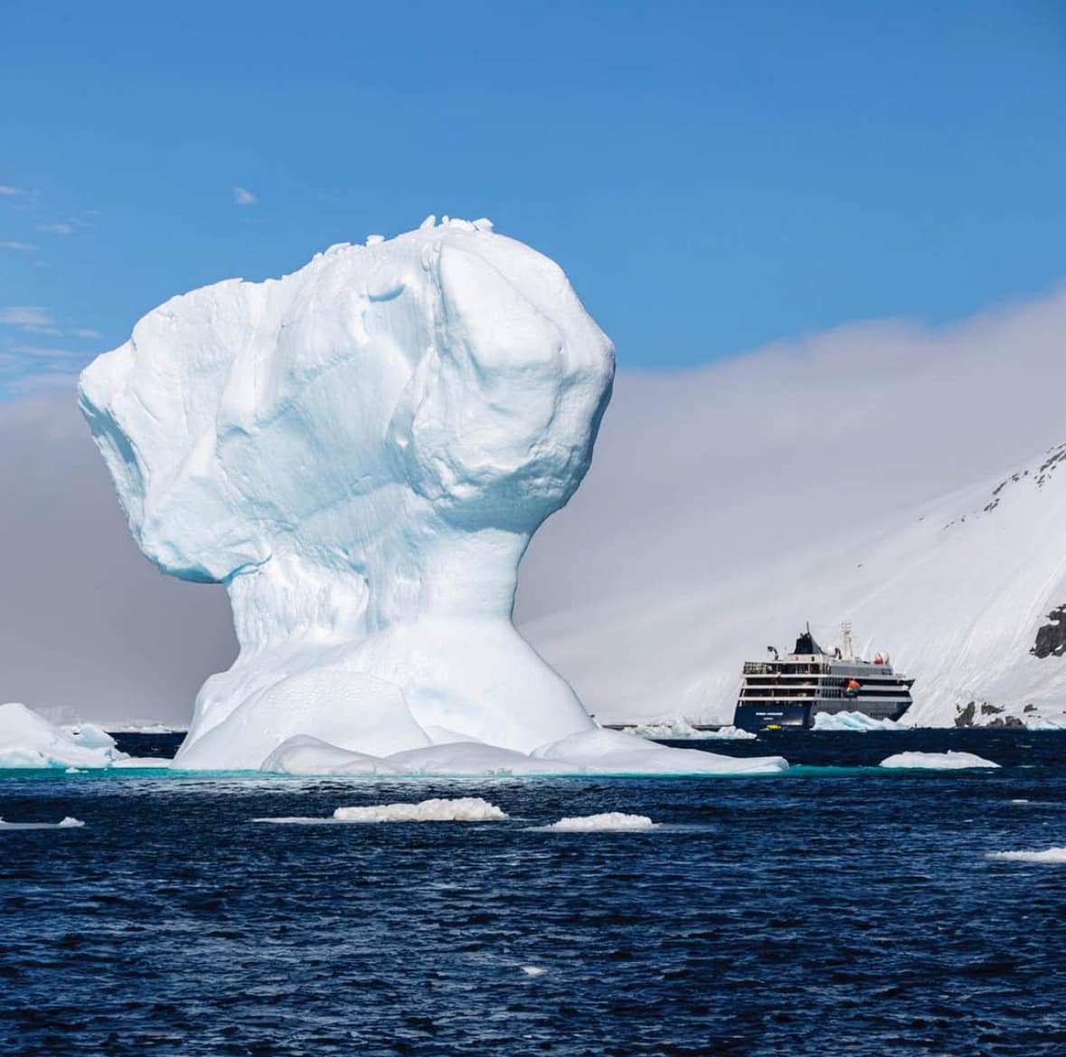 南极:不仅是自然力量的极限展现,更是无数探险者与梦想家心中的终极圣地