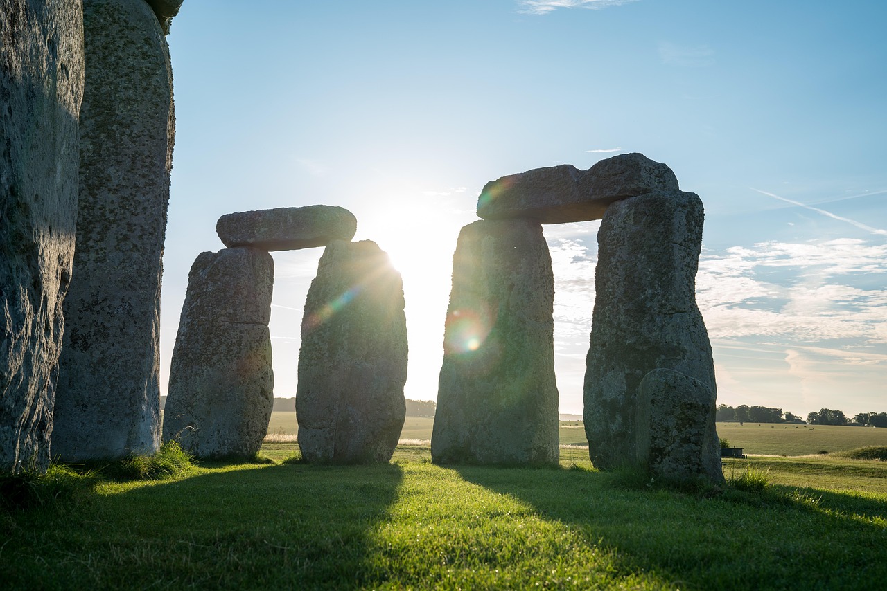 stonehenge-3193407_1280.jpg