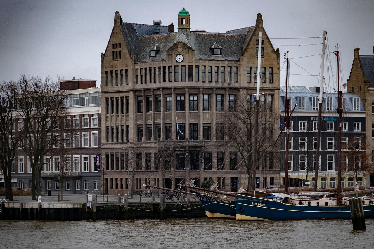 rotterdam-3908935_1280.jpg