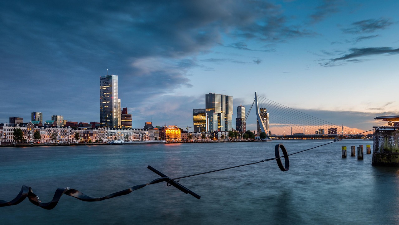rotterdam-4152380_1280.jpg