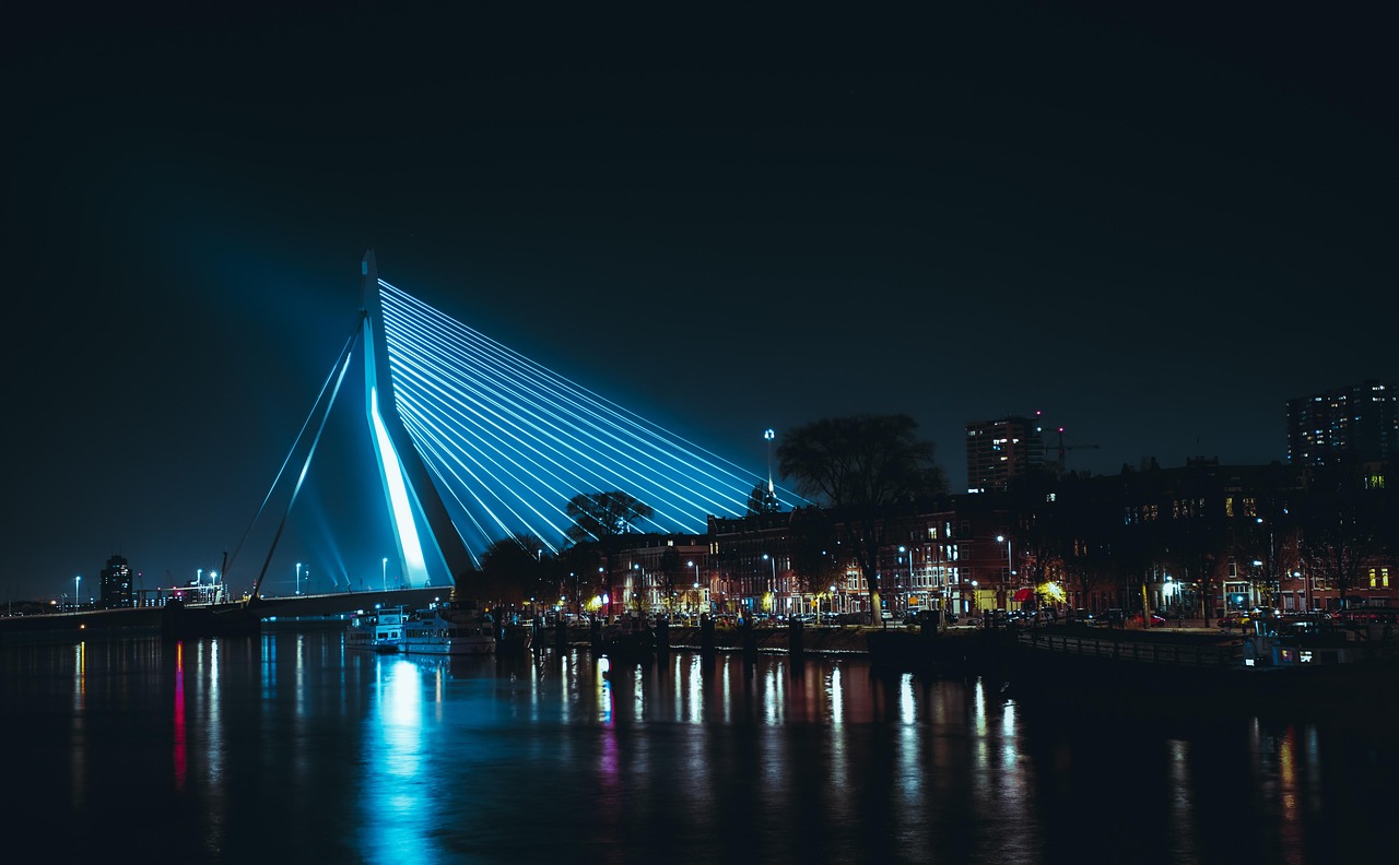 rotterdam-7095262_1280.jpg