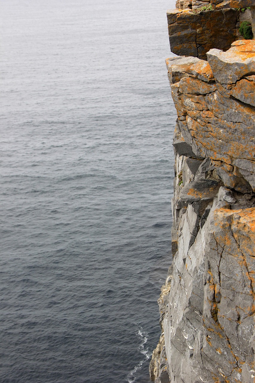 cliffs-of-moher-981900_1280.jpg