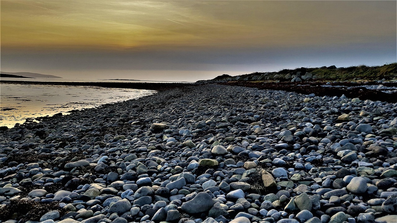 stone-coast-4000768_1280.jpg