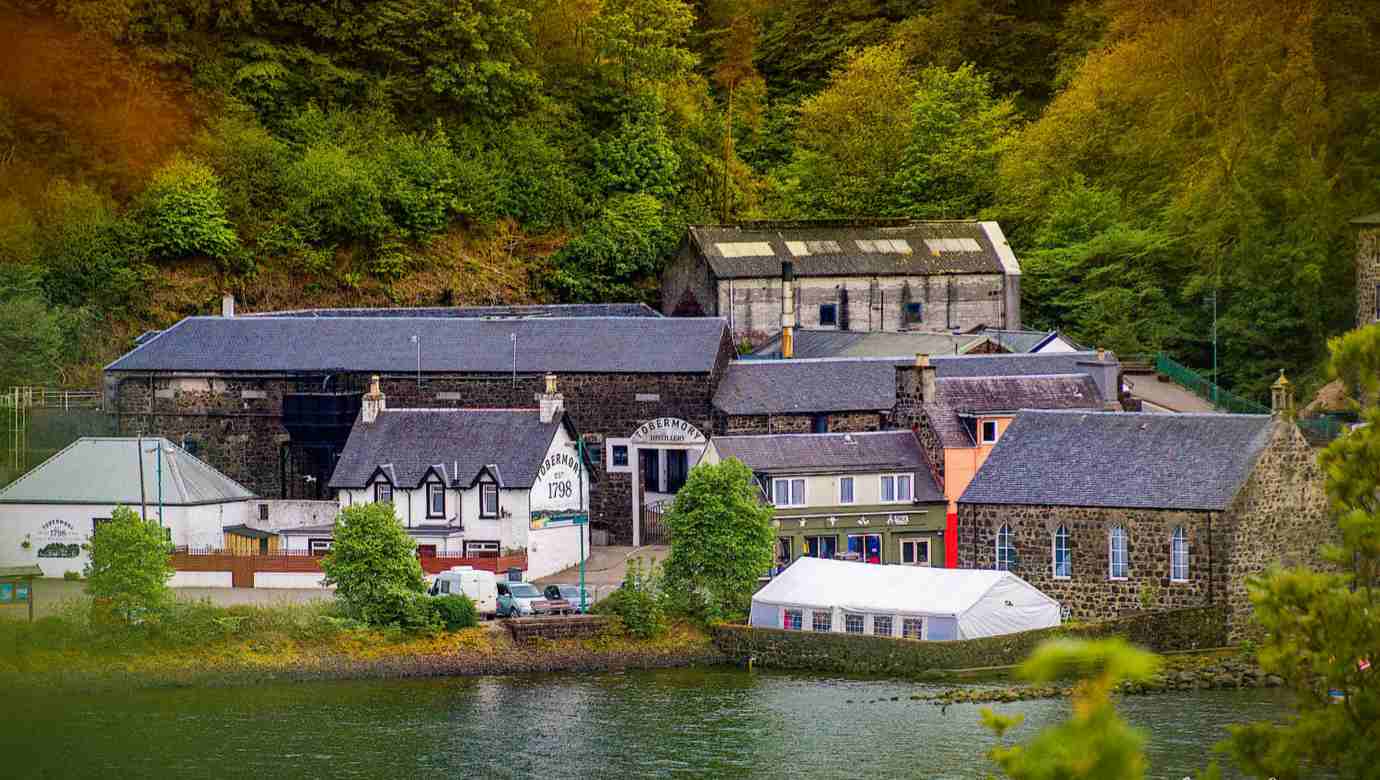 Tobermory_Distillery.jpg Tobermory_Distillery.jpg