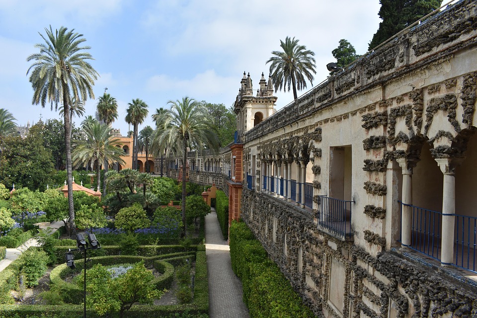 real-alcazar-de-sevilla-3573907_960_720.jpg